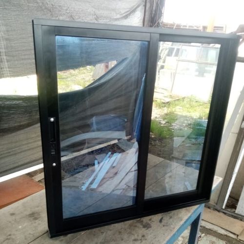 ventana aluminio negro