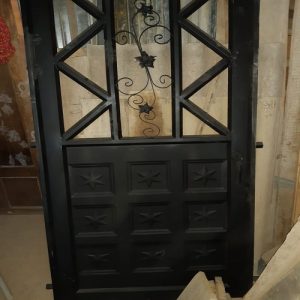 Portón metálico en Zig Zag